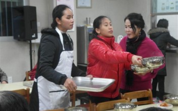 무료급식소 떡국데이 이미지